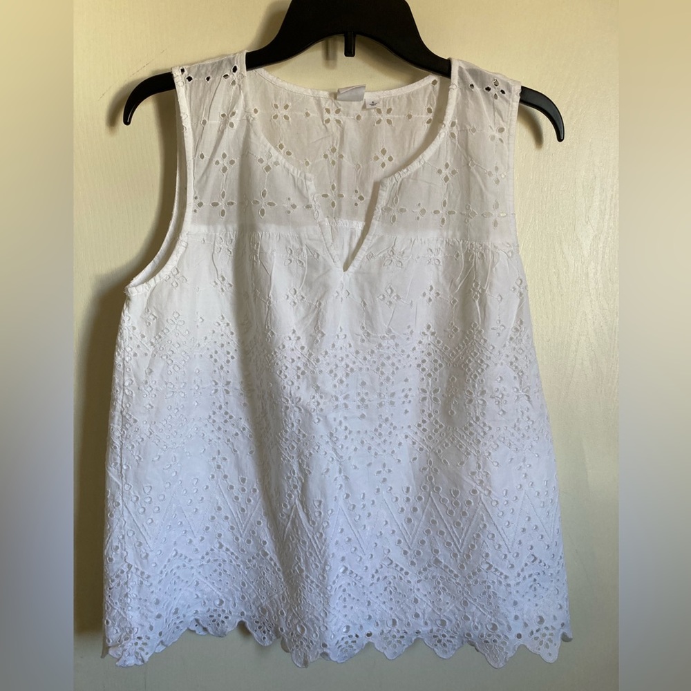 Gap White Eyelet Embroidered Lace Split Neck Slee… - image 1